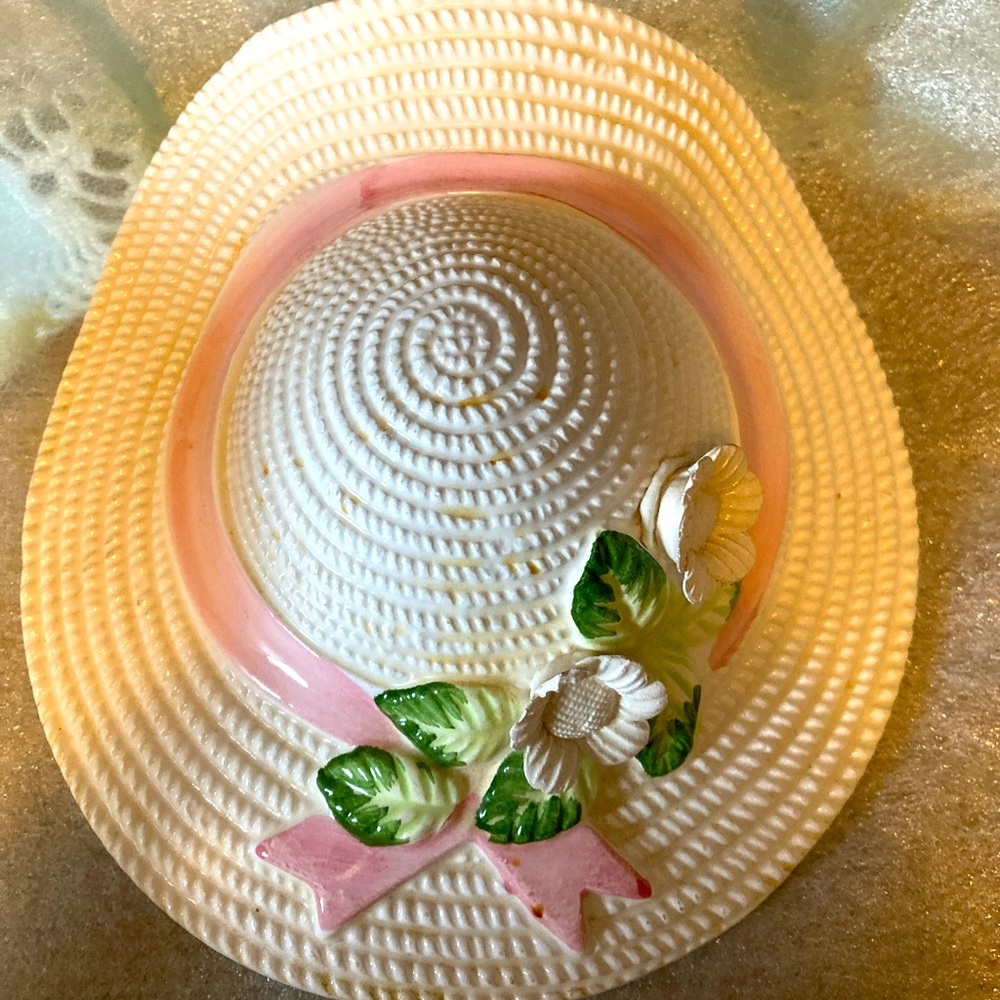 Ladies Summer White Hat, 9..5” W x 8.25” T, 2.5” opening, built in Hanger